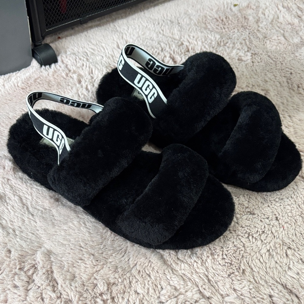 UGG Women's Black Fluffy Slippers
